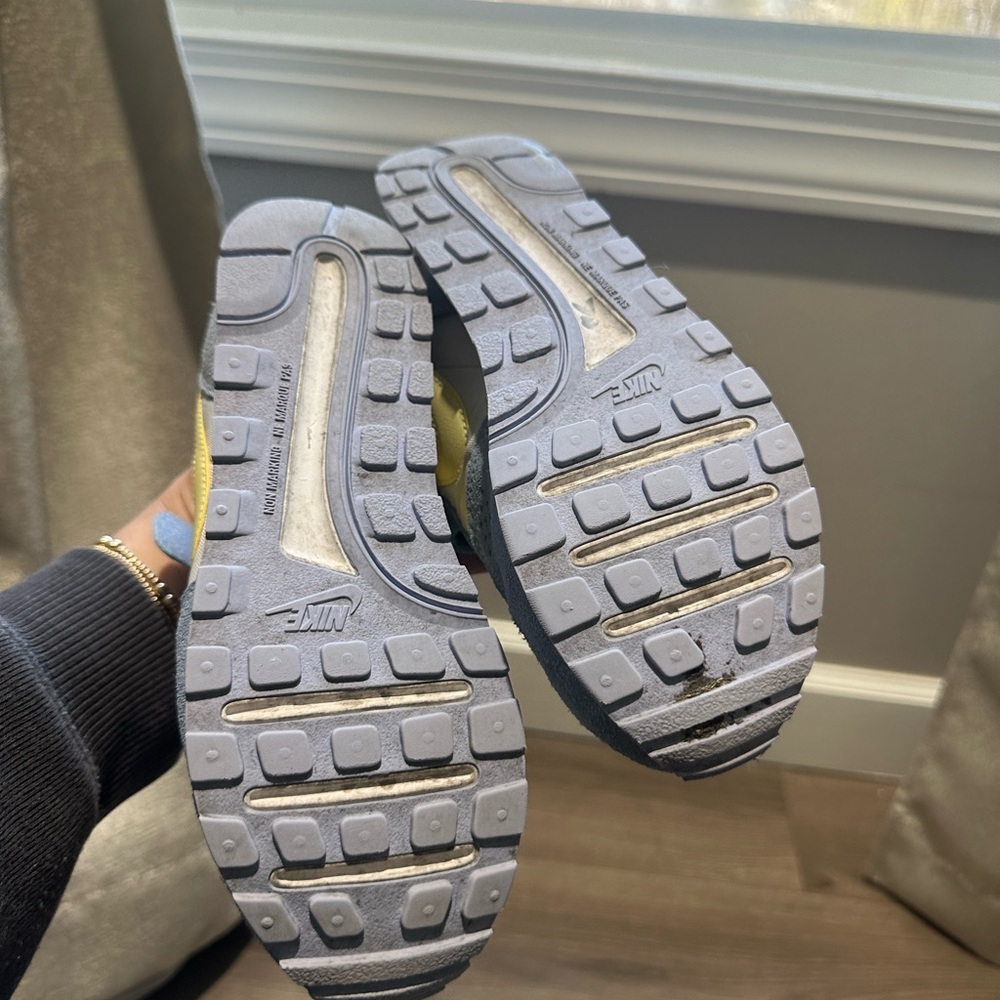 Nike Kids Light Blue, Pink & Yellow Velcro Casual Sneakers - Picture 13 of 15